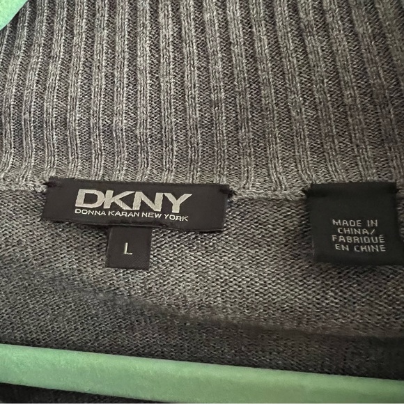 DKNY Men’s Quarter Zip Grey Sweater Size L - Picture 3 of 9